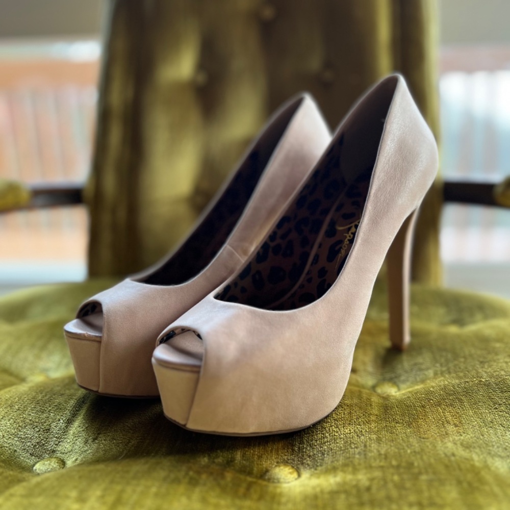 Platform Heels - Picture 2 of 9